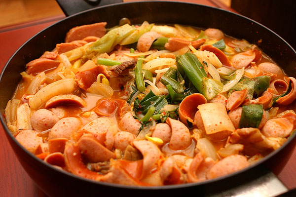 韩国部队火锅 北京好吃的部队火锅大盘点_旅游