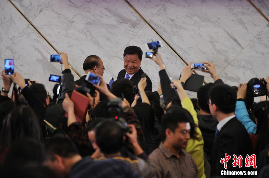 Ouverture de la 3ème session de la 12ème Conférence consultative politique du Peuple chinois
