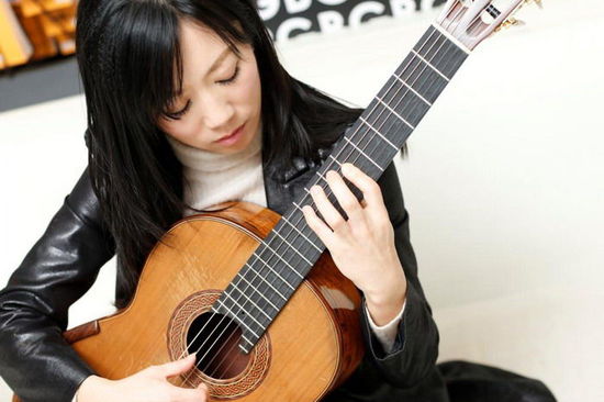 杨雪霏签约环球音乐 独奏专辑《心弦》即将发