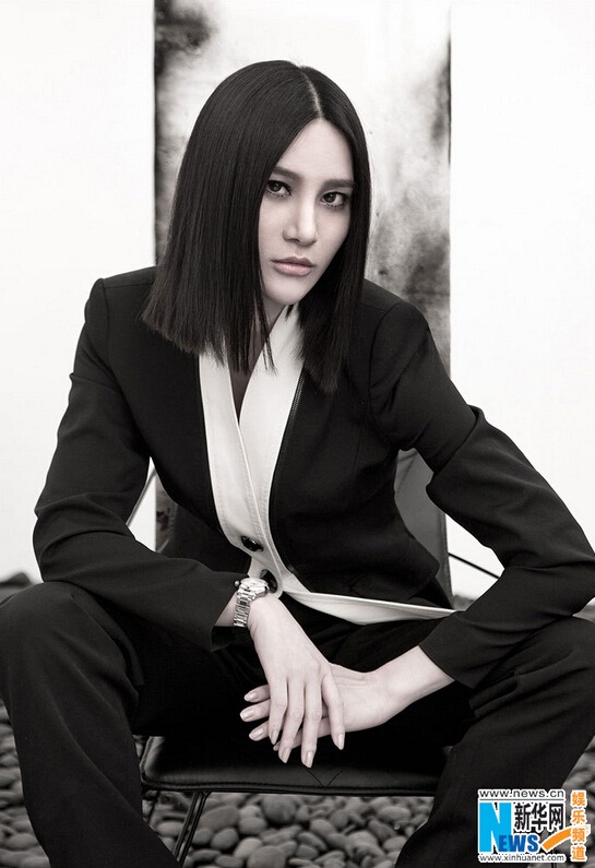 尚雯婕黑白渲染展霸道<em>女总裁</em>范儿_粤语台