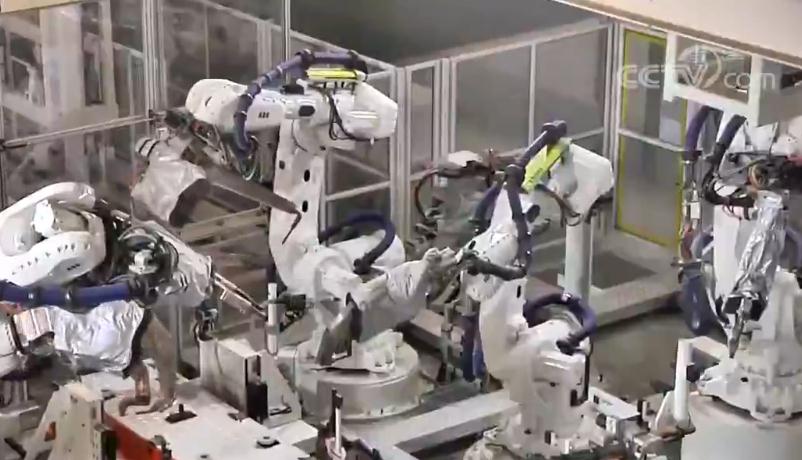 『中国一汽』打造红旗S系列跑车 中国一汽与美企签下百亿元合作意向书