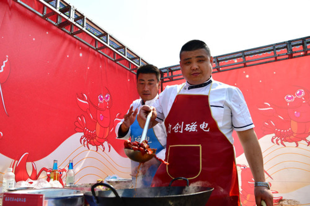 白腹美洼地里养出“白腹美”——河南范县小龙虾养殖见闻