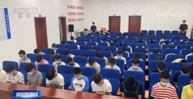 你的网恋女友可能是男性骗子 千万别被“她们”给骗了