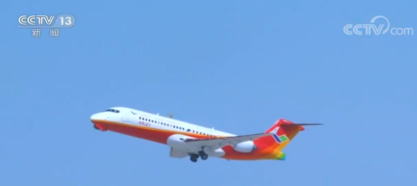 ARJ21客机迎来第100万名乘客 中国自研客机已成规模化运营