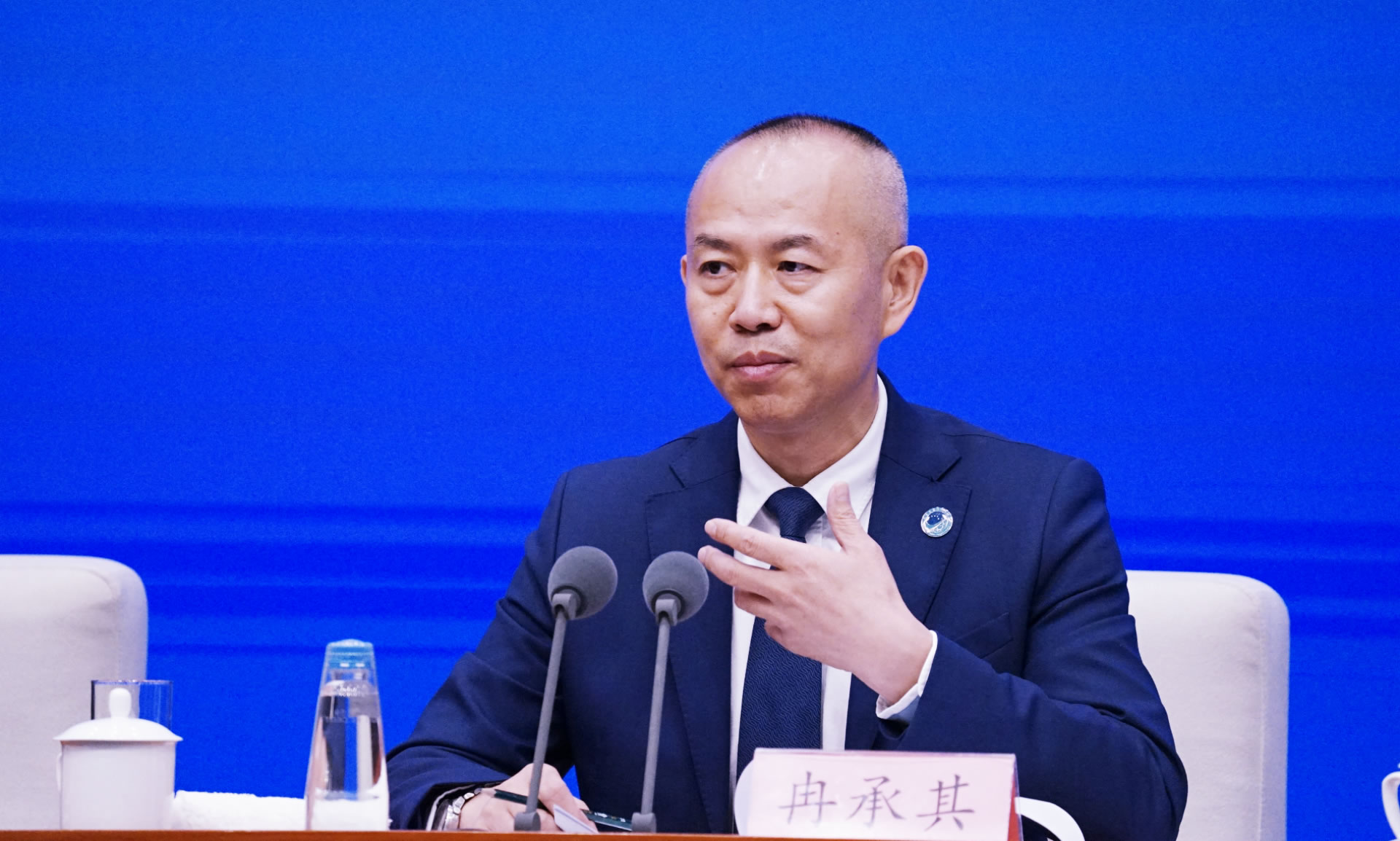 高精度|用了北斗高精度应用的手机 可让出租车闭眼开到脚底下