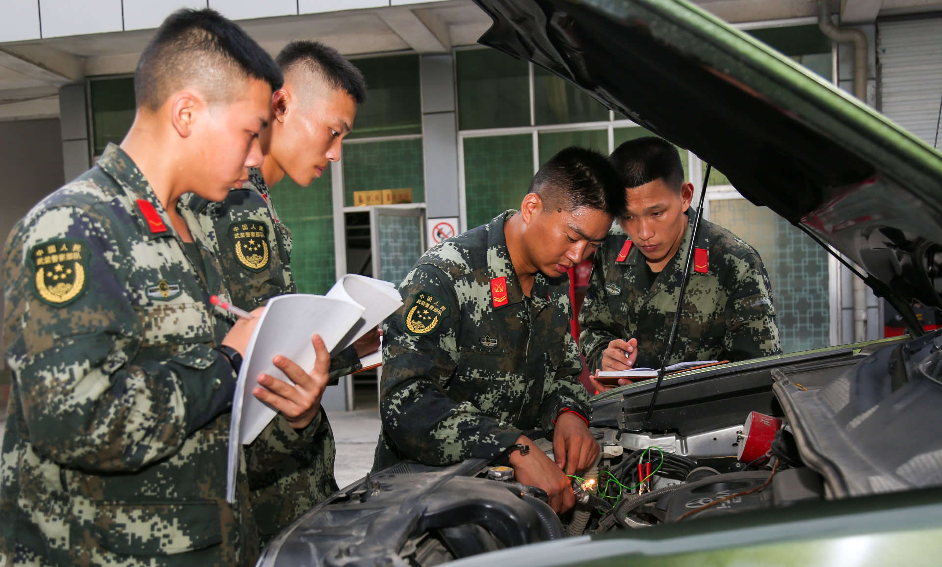 入伍|入伍11年 他把汽车修理这件事干的炉火纯青