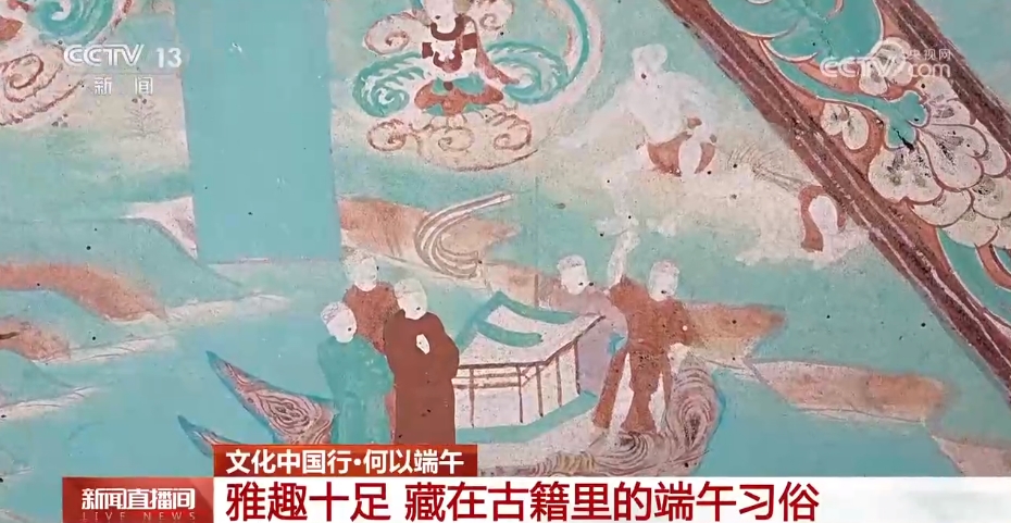 第468窟中,晚唐时期的双尾楼帆船也清晰可见。