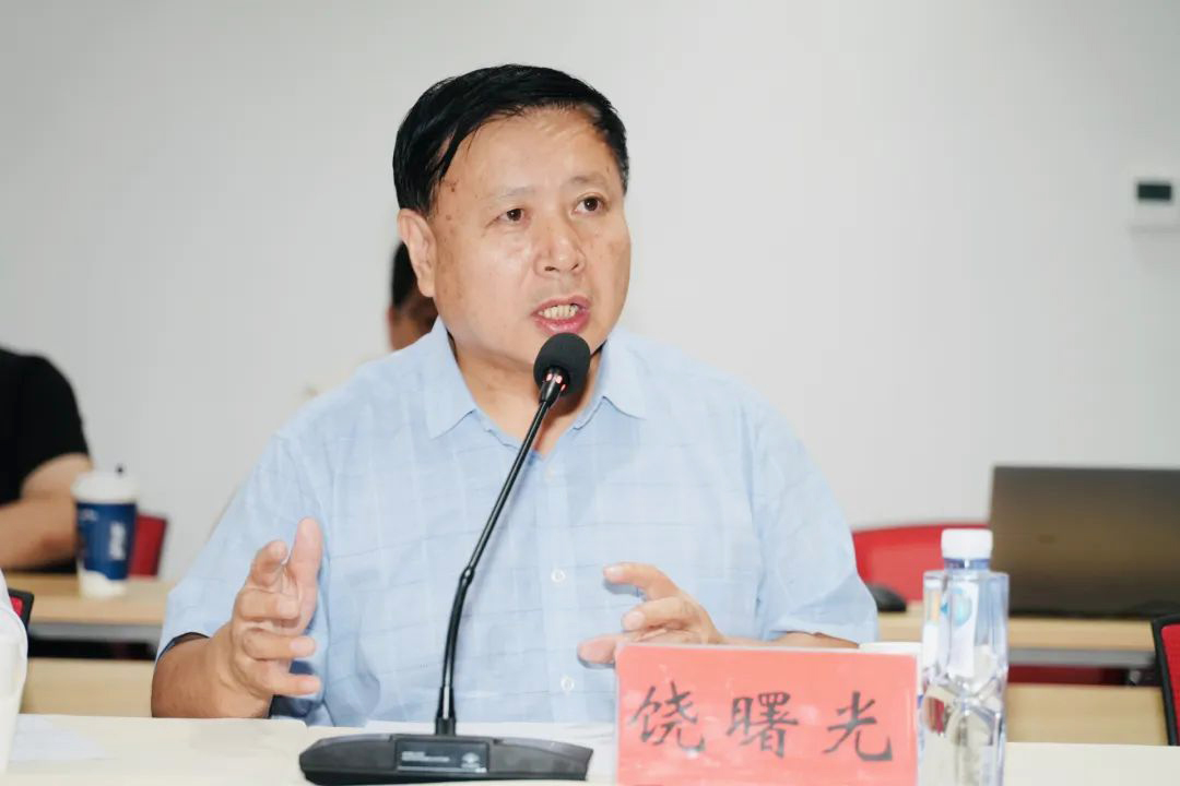 中國(guó)電影評(píng)論學(xué)會(huì)會(huì)長(zhǎng)、研究員饒曙光