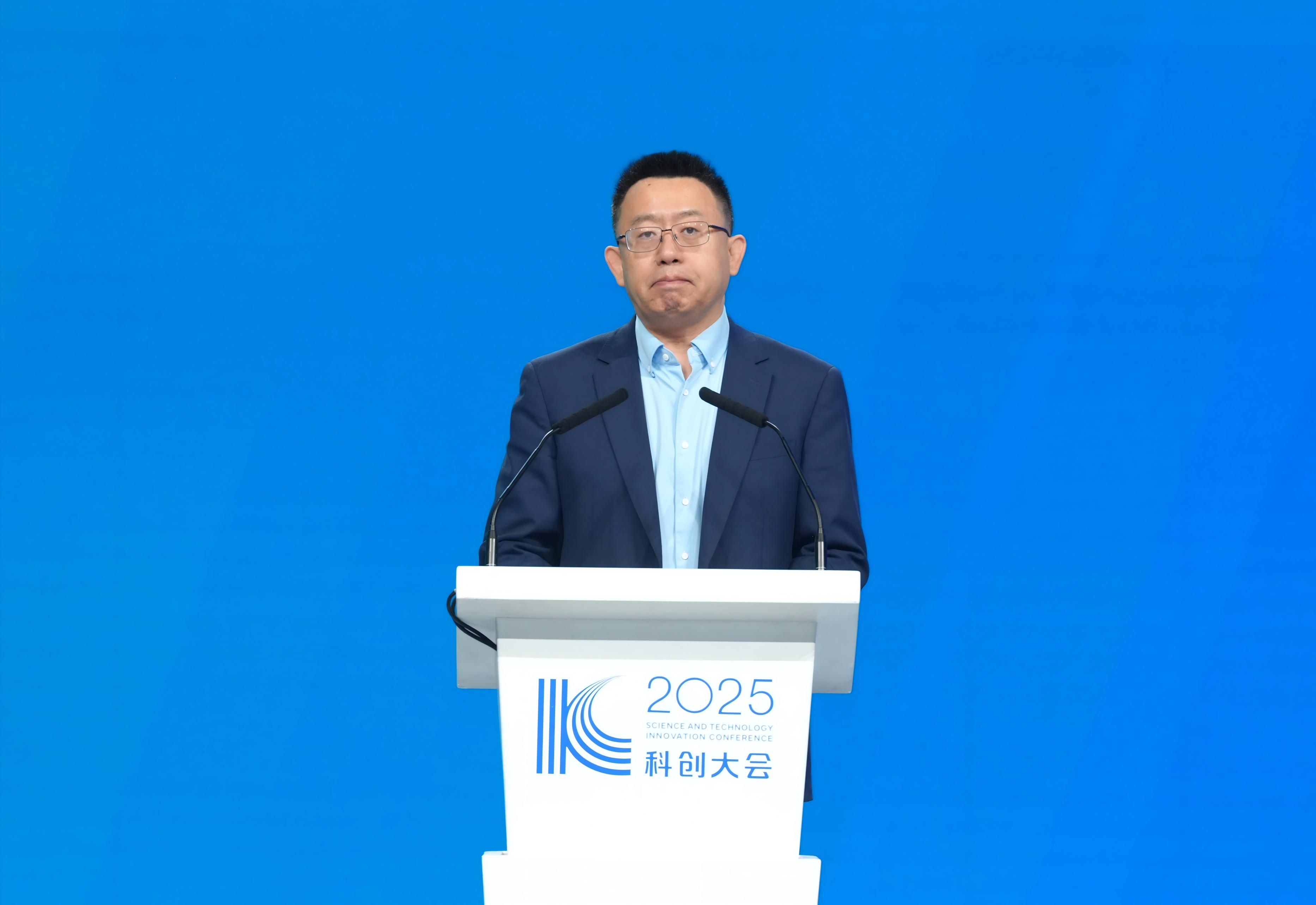 上海市經(jīng)信委副主任 潘焱