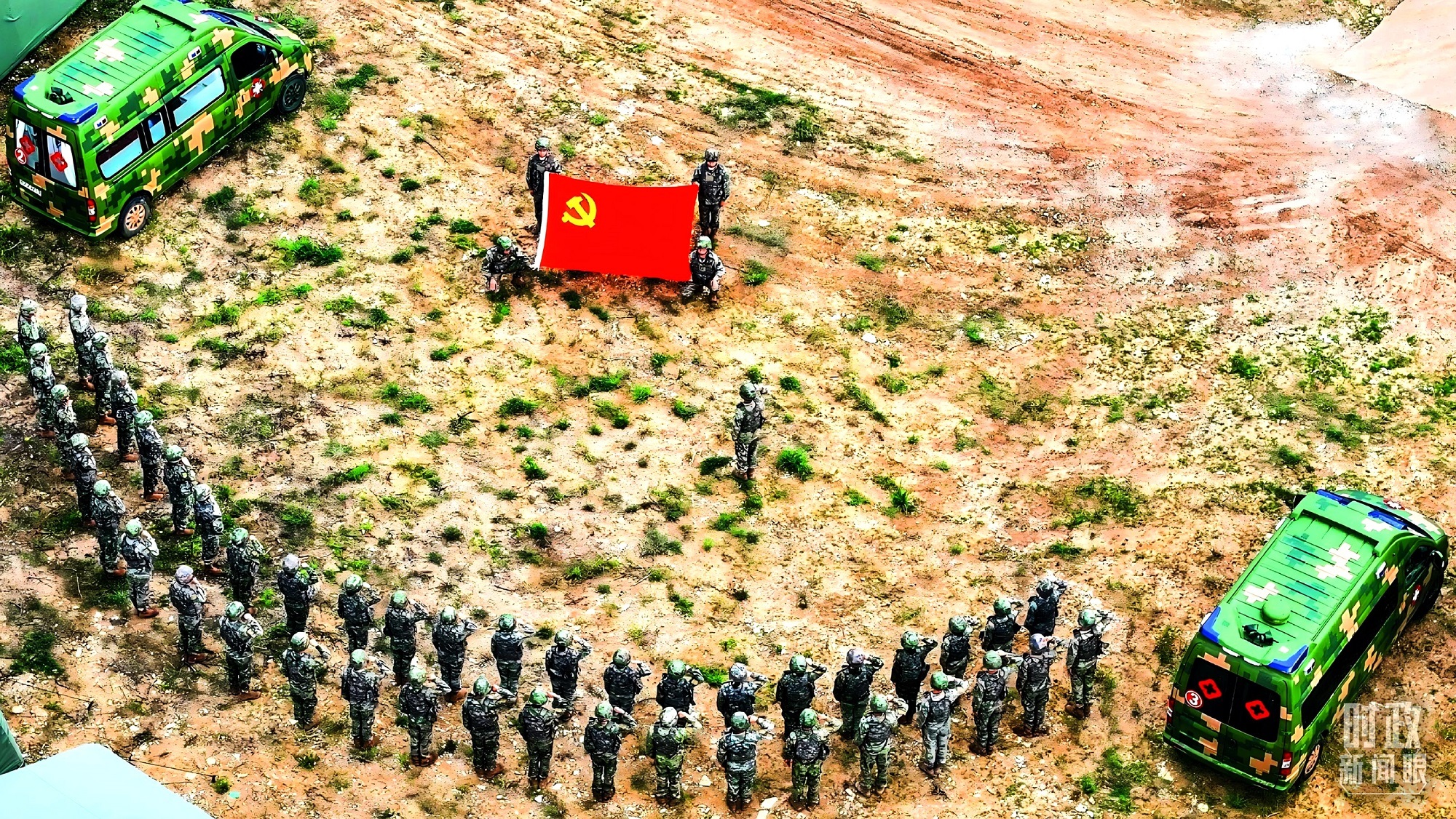 九三阅兵中的战旗方队。(总台记者李晋拍摄)