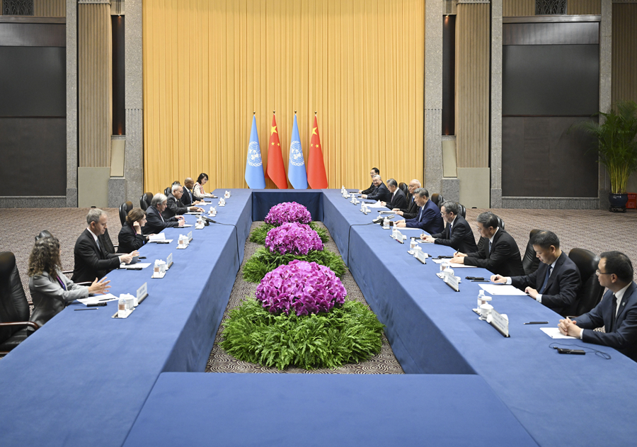 7月17日下午,国家主席习近平在上海西郊宾馆会见来华出席2026世界人工智能大会暨人工智能全球治理高级别会议的联合国秘书长古特雷斯。