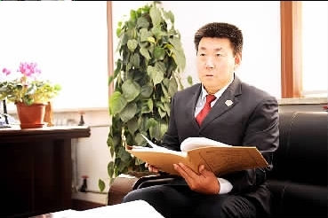 钟安革:从转业军人到反贪尖兵