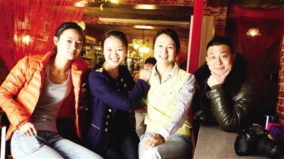 <em>父女</em>镜头竞描美丽生活_党建_共产党员网