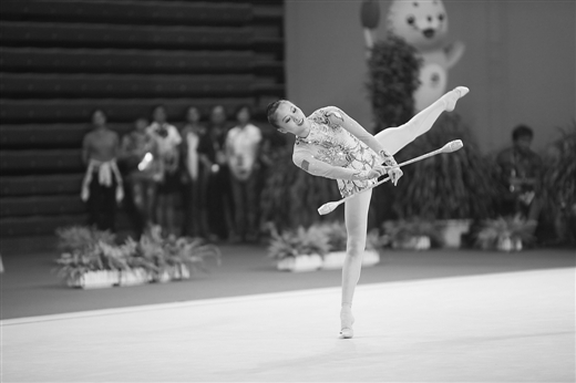 邓森悦艺体卫冕 李兵举重首称雄_党建_共产党