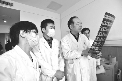 为梦远航 开创河南肿瘤介入治疗新时代