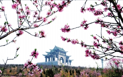 鹤壁:万人畅游云梦山