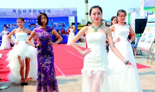 青岛职教义工社区服务站启动