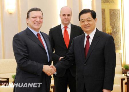 President&nbsp;Hu&nbsp;Jintao&nbsp;has&nbsp;met&nbsp;with&nbsp;top&nbsp;European&nbsp;Union&nbsp;officials,&nbsp;a&nbsp;day&nbsp;after&nbsp;the&nbsp;China-EU&nbsp;summit&nbsp;in&nbsp;Nanjing.
