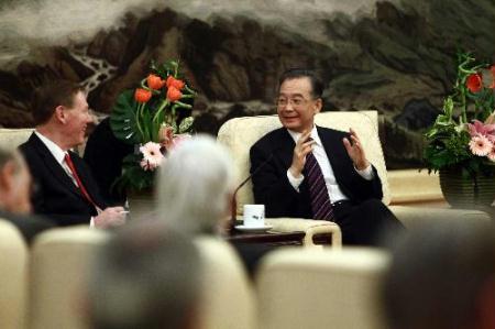 Chinese&nbsp;Premier&nbsp;Wen&nbsp;Jiabao&nbsp;(R)&nbsp;meets&nbsp;with&nbsp;foreign&nbsp;delegates&nbsp;attending&nbsp;the&nbsp;two-day&nbsp;China&nbsp;Development&nbsp;Forum&nbsp;2010,&nbsp;in&nbsp;Beijing,&nbsp;China,&nbsp;March&nbsp;22,&nbsp;2010&nbsp;(Xinhua/Liu&nbsp;Weibing)