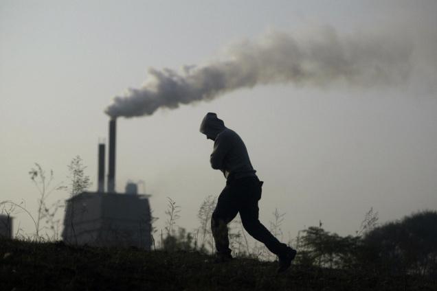 China&acute;s efforts in carbon emission cut