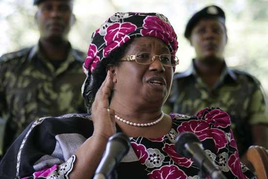 Joyce Banda, Malawi's then-vice president, announces the death of President Bingu wa Mutharika in Lilongwe on April 7.