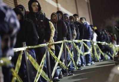 Black&nbsp;Friday&nbsp;sales&nbsp;shoppers&nbsp;line&nbsp;up&nbsp;outside&nbsp;a&nbsp;Best&nbsp;Buy&nbsp;electronics&nbsp;store&nbsp;in&nbsp;Falls&nbsp;Church,&nbsp;Virginia&nbsp;,&nbsp;November&nbsp;27,&nbsp;2009.&nbsp;Americans&nbsp;headed&nbsp;to&nbsp;department&nbsp;stores&nbsp;in&nbsp;droves&nbsp;in&nbsp;the&nbsp;dead&nbsp;of&nbsp;night&nbsp;on&nbsp;Friday&nbsp;to&nbsp;kick&nbsp;off&nbsp;the&nbsp;holiday&nbsp;shopping&nbsp;season,&nbsp;though&nbsp;many&nbsp;said&nbsp;they&nbsp;had&nbsp;pared&nbsp;back&nbsp;how&nbsp;much&nbsp;they&nbsp;would&nbsp;spend&nbsp;on&nbsp;family&nbsp;members&nbsp;and&nbsp;on&nbsp;themselves.&nbsp;Black&nbsp;Friday,&nbsp;the&nbsp;day&nbsp;after&nbsp;U.S.&nbsp;Thanksgiving,&nbsp;is&nbsp;often&nbsp;the&nbsp;single&nbsp;busiest&nbsp;shopping&nbsp;day&nbsp;of&nbsp;the&nbsp;crucial&nbsp;holiday&nbsp;season,&nbsp;which&nbsp;accounts&nbsp;for&nbsp;nearly&nbsp;one-fifth&nbsp;of&nbsp;the&nbsp;retail&nbsp;industry's&nbsp;annual&nbsp;sales.&nbsp;REUTERS/Jim&nbsp;Young
