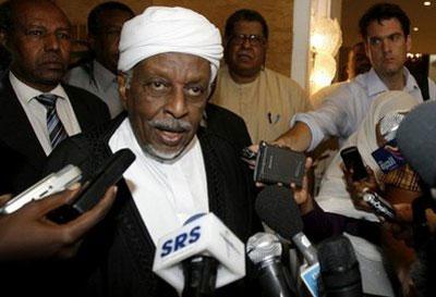 Sudan's Democratic Unionist Party head Mohammed Osman al-Mirghani speaks during a press conference in Khartoum. (AFP/Ashraf Shazly)