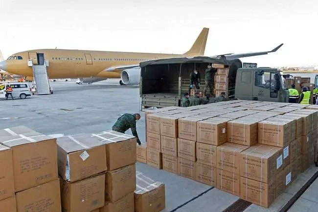 On March 28th, the official website of Airbus updated a set of pictures, and announced the scene of mask unloading of the aerial tanker A330MRTT from China to Europe.