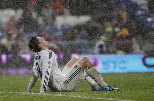 组图卡卡大雪中跪地长啸c罗变白头翁坐门墩