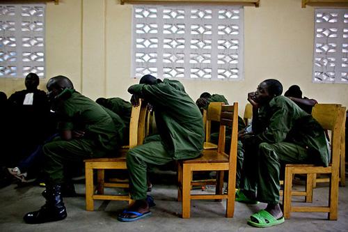 刚果(金)元旦集体强奸案庭审纪实(组图)