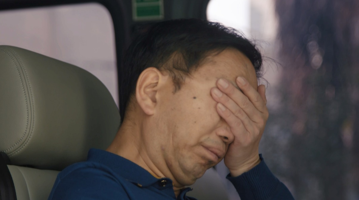 一年345天不着家一声“爸爸别走”让云南汉子泪崩！