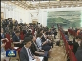 李克强与法国总理共同会见记者