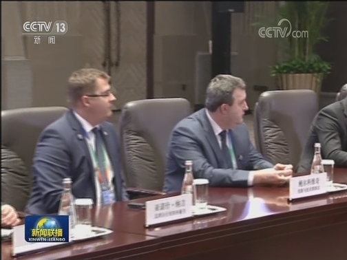 习近平会见匈牙利总理