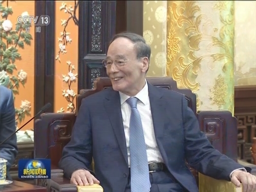 王岐山会见柬埔寨国王