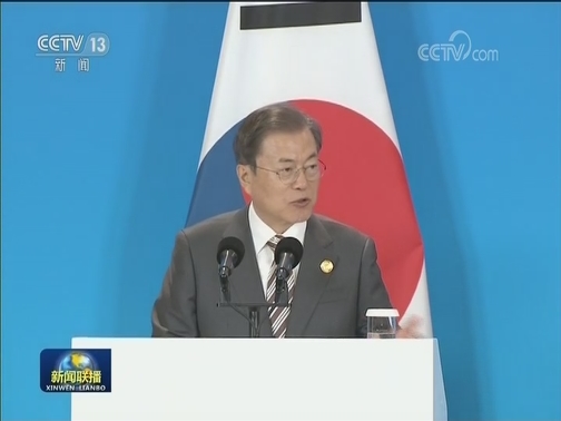 李克强与韩国总统 日本首相共同会见记者