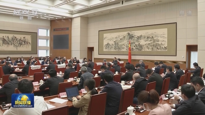 李克强主持召开经济形势专家和企业家座谈会强调 扎实推动经济稳中加固向好 保持宏观政策连续性稳定性可持续性