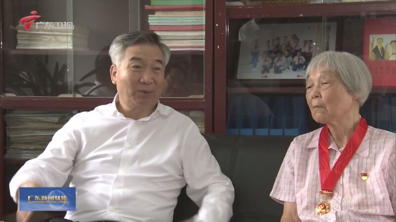 李希马兴瑞走访慰问党员代表及党员家属