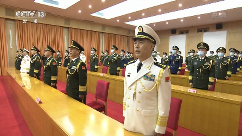 晋升上将军衔警衔仪式习近平颁发命令状并向晋衔的军官警官表示祝贺