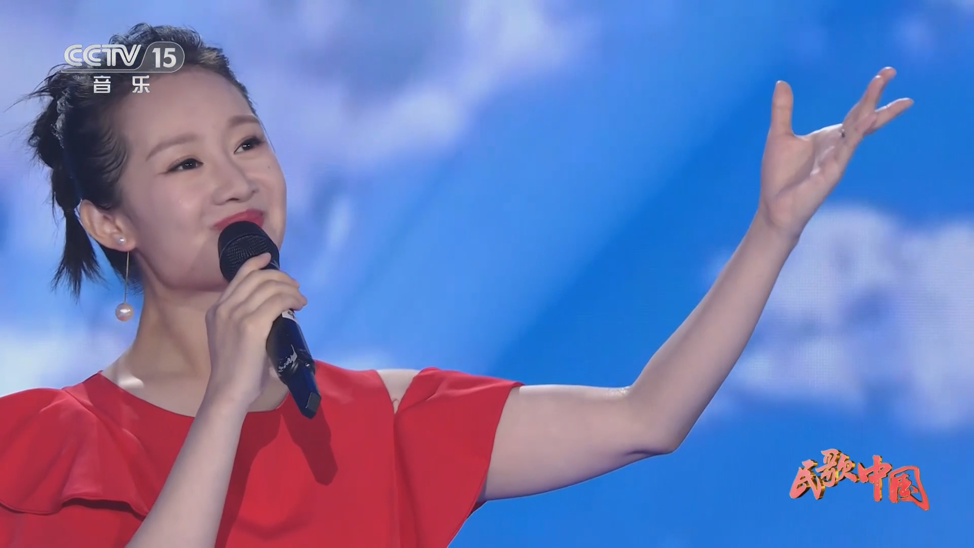 [民歌中国]歌曲《江南的姑娘爱草原》 演唱:王玮玮