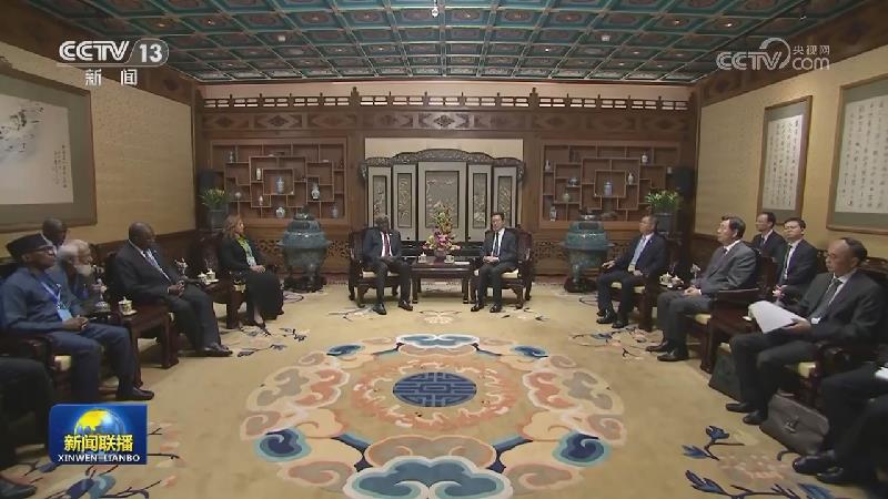 韩正会见尼日尔总理 韩正会见非盟委员会主席