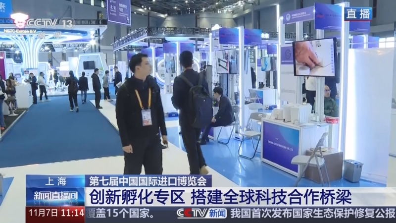 有着性感丰唇和火辣身材的舒淇自曝曾被嫌丑【娱乐新闻】风尚中国网