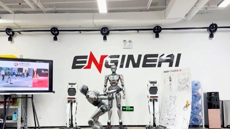 How does China's smart manufacturing attract global attention？