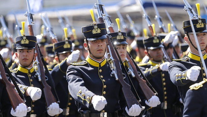 希腊举行独立日阅兵式3月25日,希腊举行独立日阅兵,纪念希腊1821年