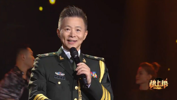 歌曲《怀念战友》 演唱:王宏伟