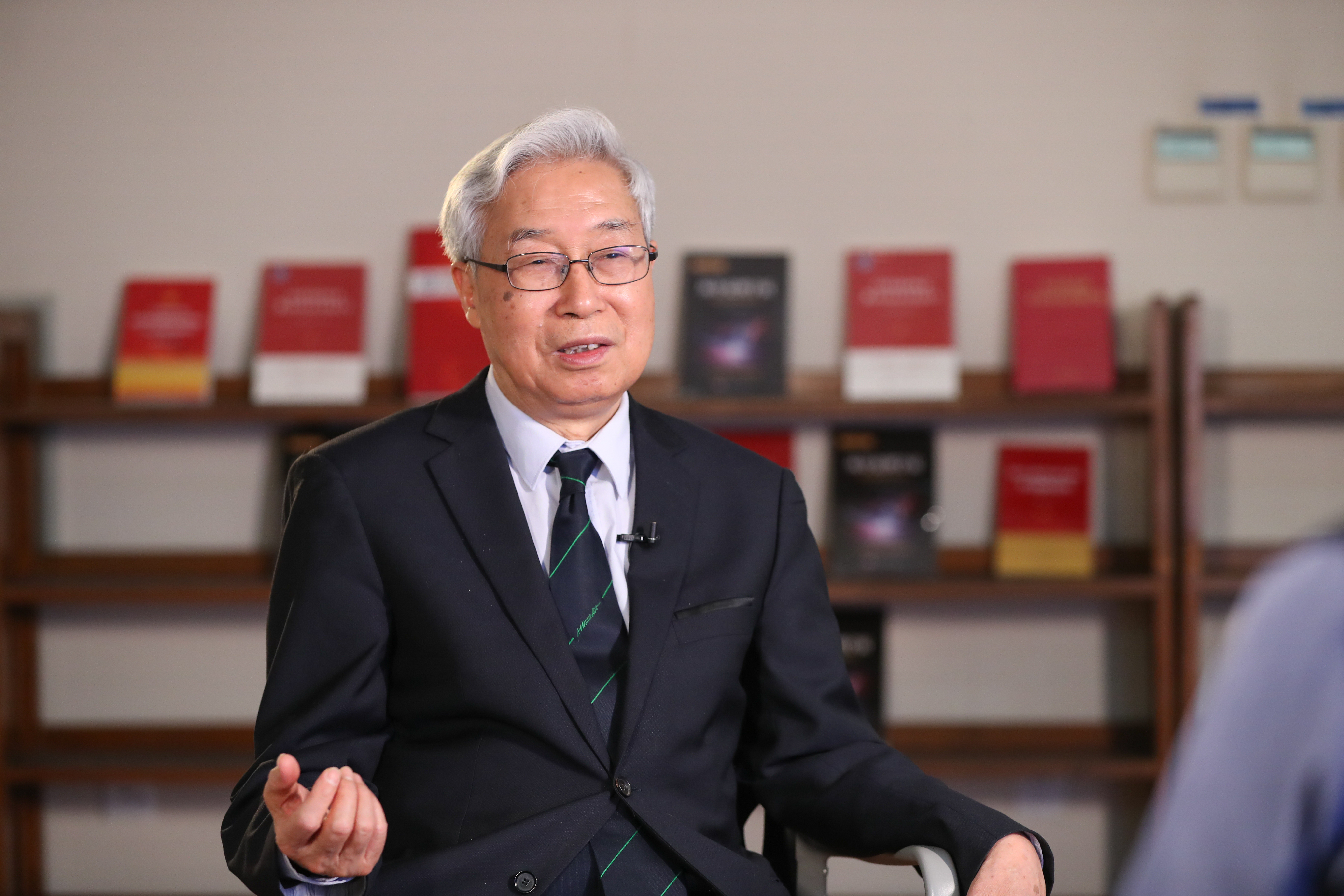 欧阳钟灿:"中国屏"上寄深情