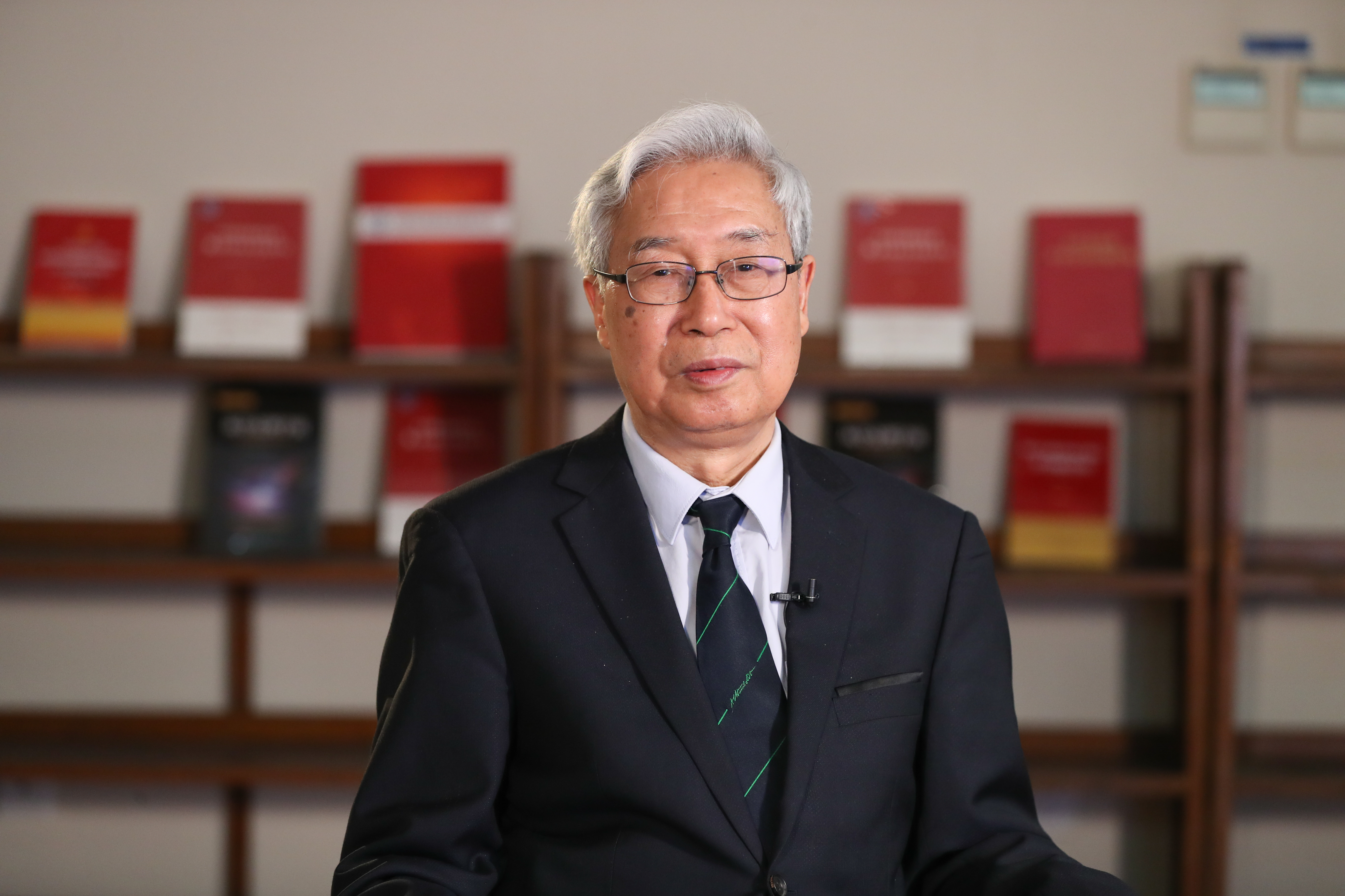 欧阳钟灿:"中国屏"上寄深情