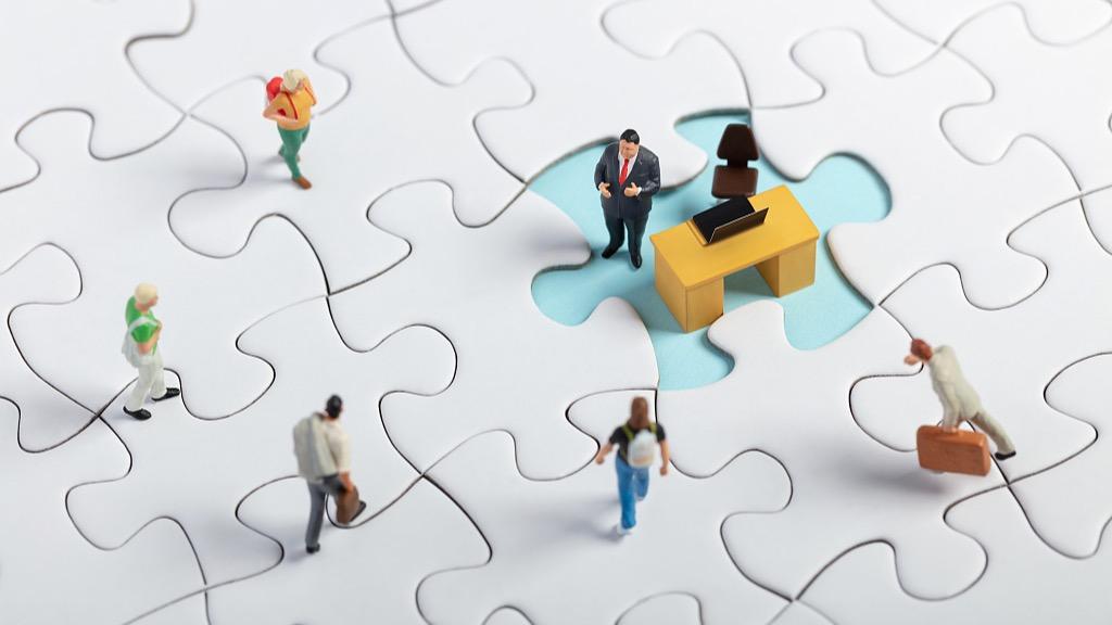 稳定重点群体就业有哪些具体举措？