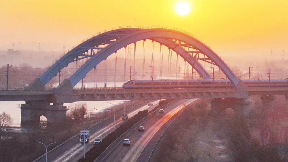 “走得了”→“走得好” “拼速度”→“享