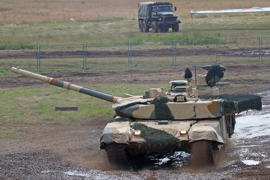 波兰m113装甲车开进&nbsp