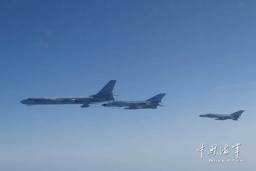 北海舰队歼8空中加油远程突击